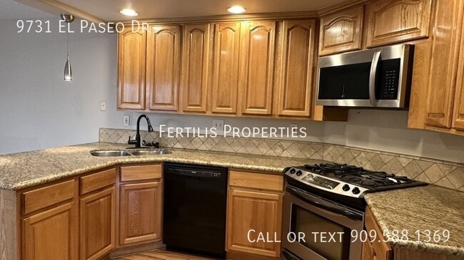 Building Photo - 9731 El Paseo Dr