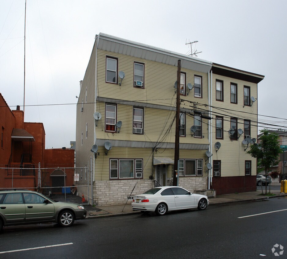 Building Photo - 8 Fleming Ave