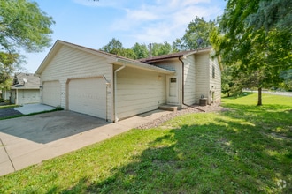 Building Photo - 13499 73rd Pl N