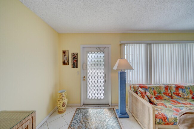 Building Photo - 2026 Ellesmere B
