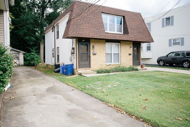 Building Photo - 12 W Wayne Terrace