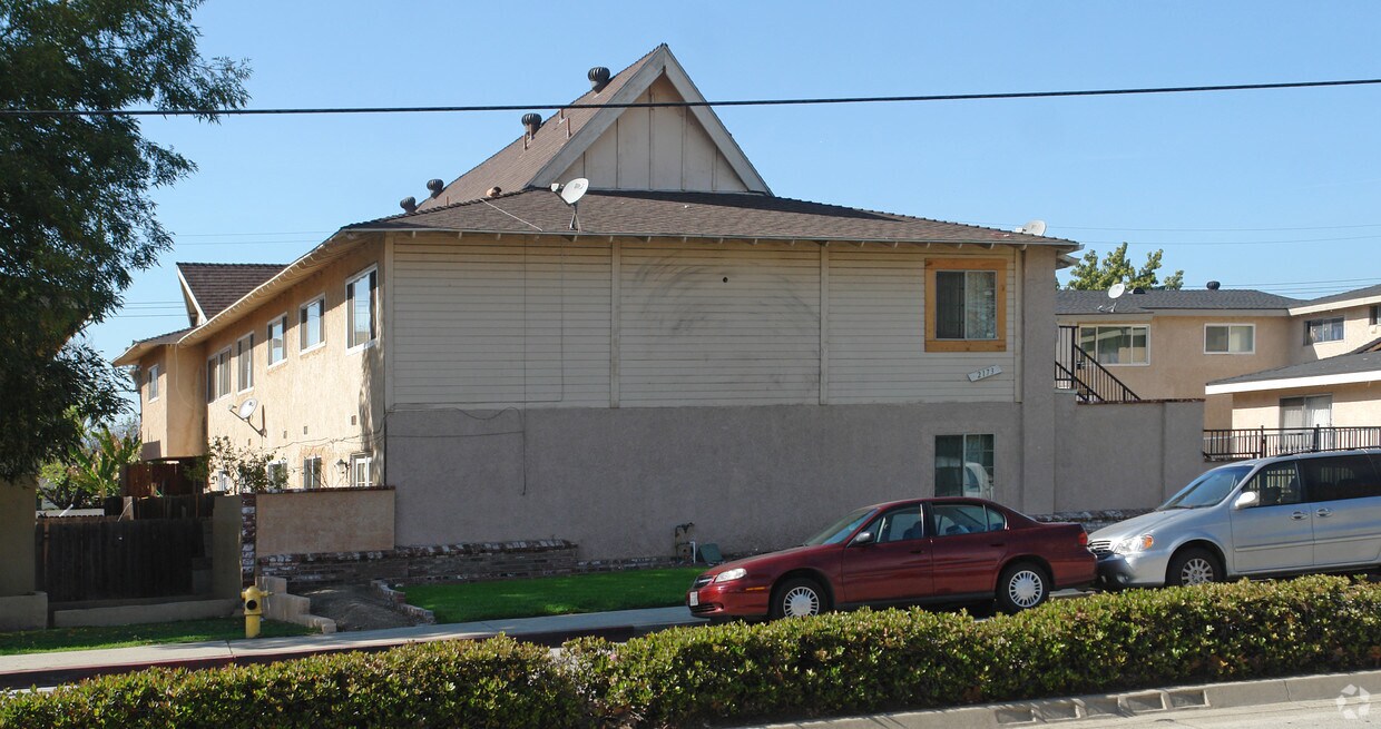 Foto del edificio - 2173 Towne Ave