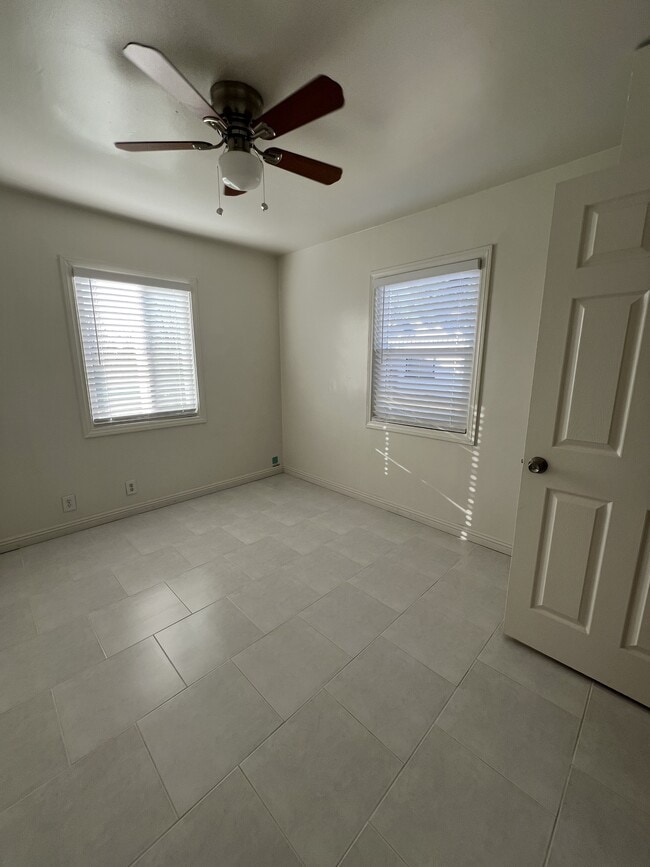 Foto del edificio - 554 S Willow Ave