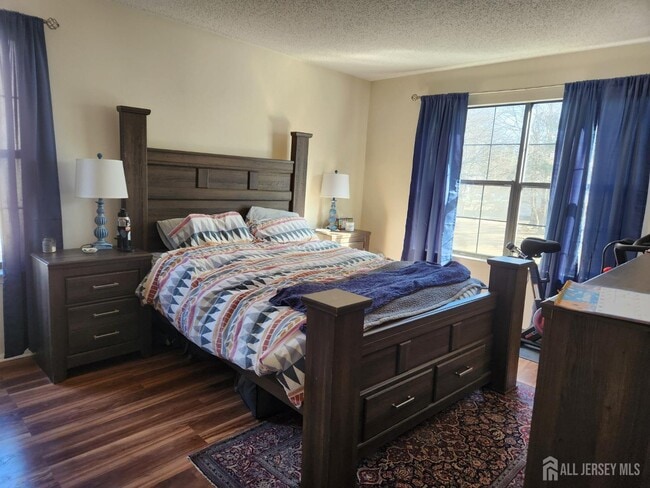 Building Photo - 314 Bromley Pl