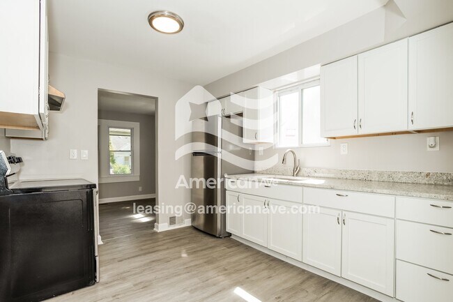 Foto del edificio - 8685 Hupp Ave