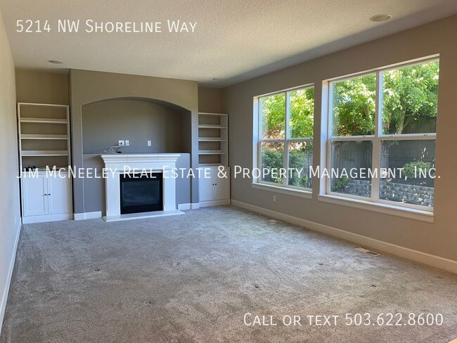 Building Photo - Spacious + Beautifully Maintained Home on ...