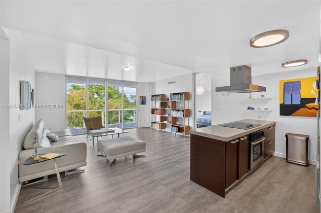 Foto del edificio - 720 NE 62nd St