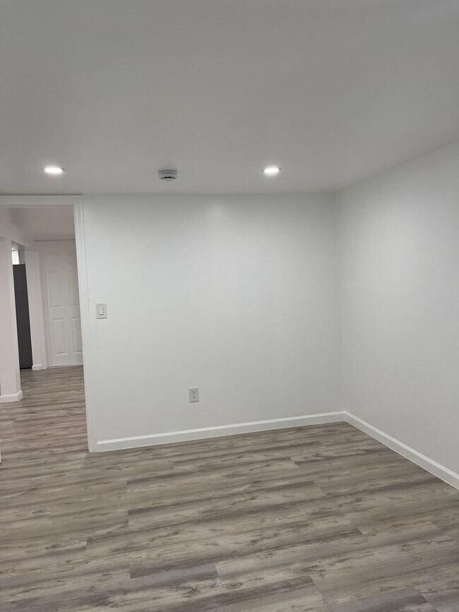 Foto del edificio - 258 Greeley Ave