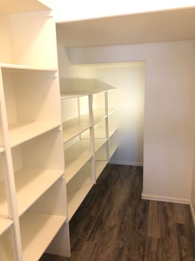 Foto del edificio - 4214 W Winston Dr