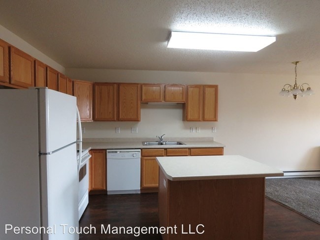Building Photo - 402 26th St N