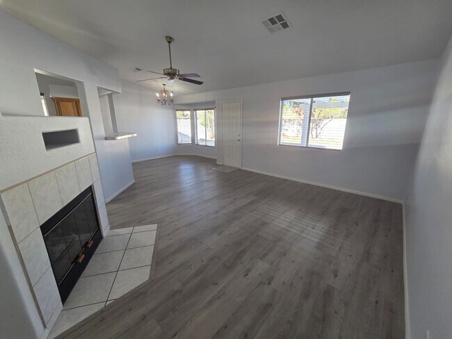 Foto del edificio - Canyon Creek 3 bedroom