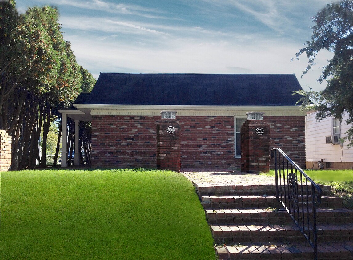 Primary Photo - 905 W Carson St