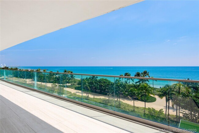 Foto del edificio - 10201 Collins Ave