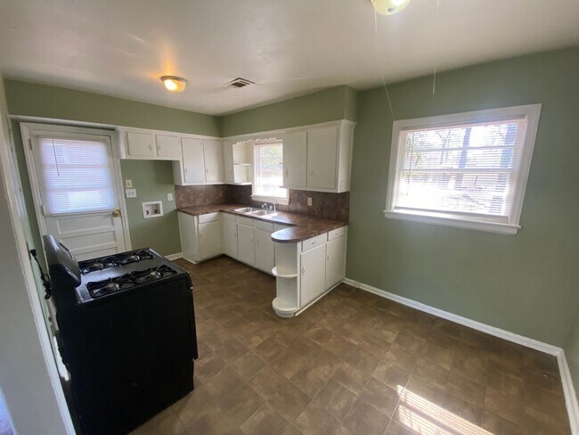 Foto del edificio - **ON HOLD**Near Ft. Benning. Columbus, GA ...