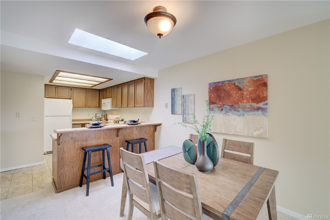 Building Photo - 4214 West Lake Sammamish Pkwy NE
