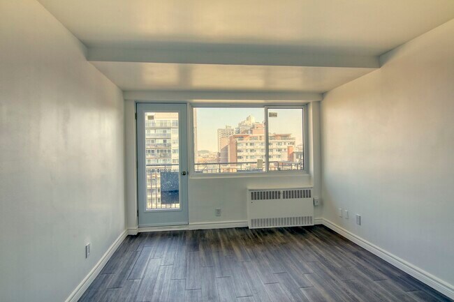 Building Photo - 3460 Rue Durocher