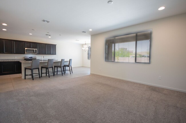 Building Photo - 3 Bedroom 2.5 Bath