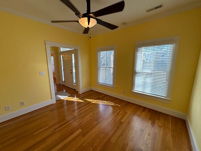 Building Photo - 4209 Pine Hollow Dr