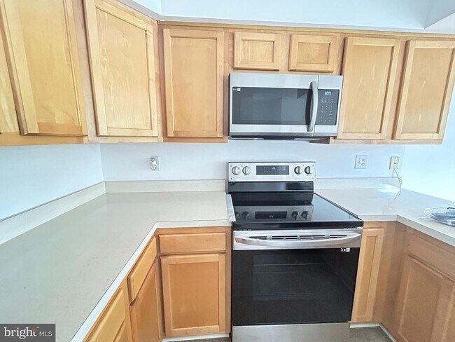 Building Photo - 18217 Leman Lake Dr