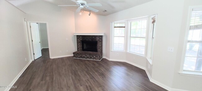 Building Photo - 52 Marsh Dr