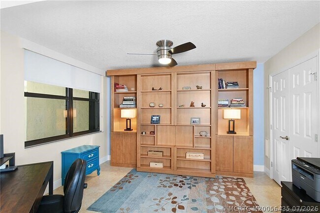 Foto del edificio - 9550 S Ocean Dr