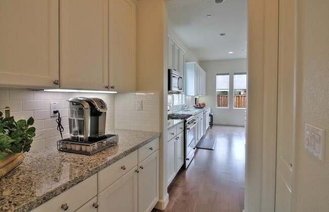 Building Photo - 4154 Olmstead Way