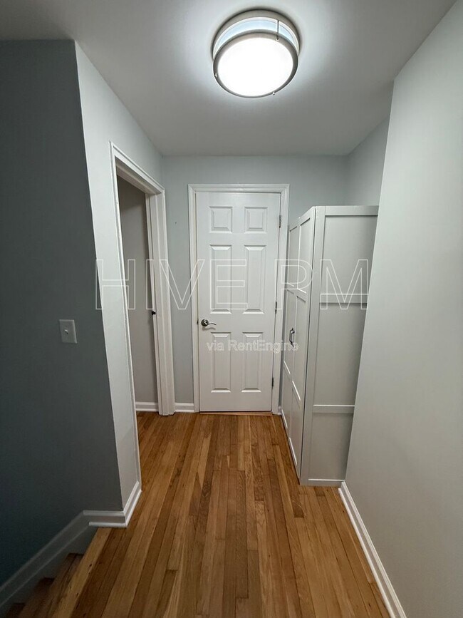 Foto del edificio - 5425 Stewart Ave