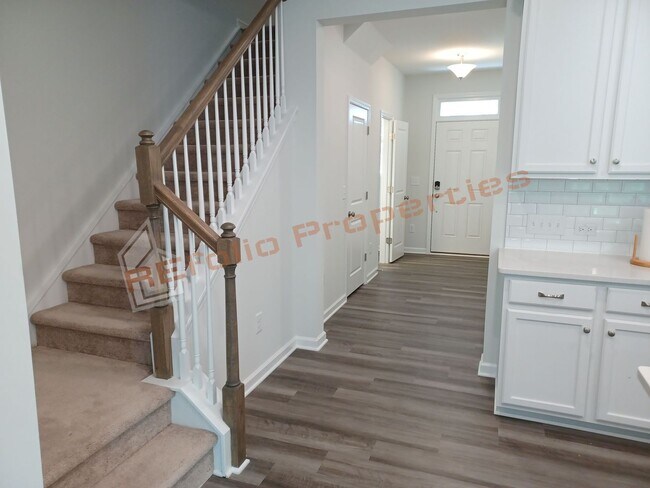 Foto del edificio - Great Location! 3 Bedroom 1-Car Garage Tow...