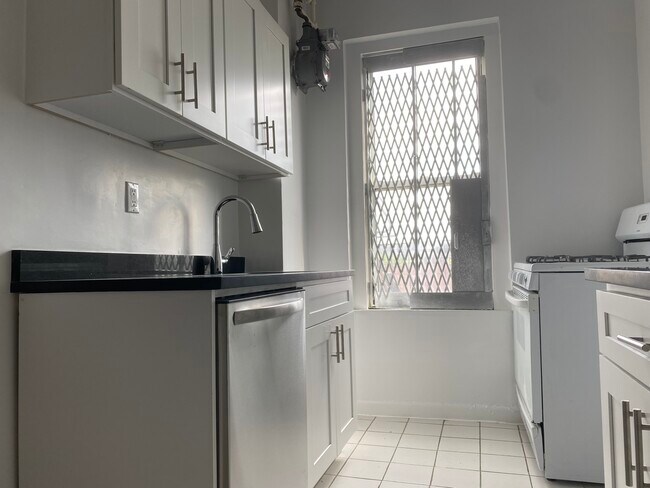 Foto del edificio - 226 W 242nd St