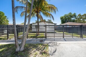 Building Photo - 1522 NW 41st St