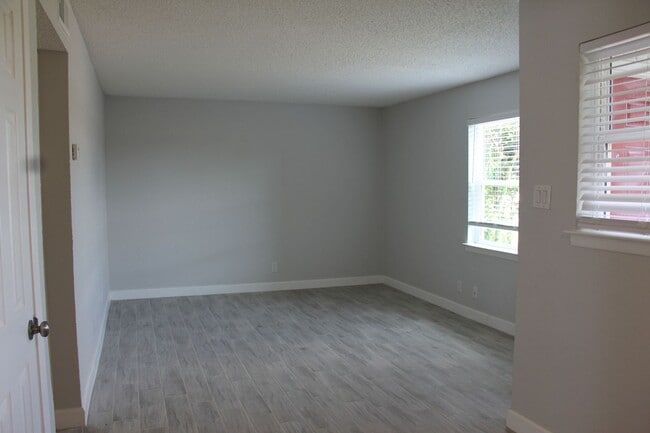 Interior Photo - Lions Court Apartments