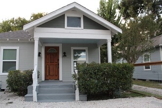 Building Photo - 2713 Cochran St