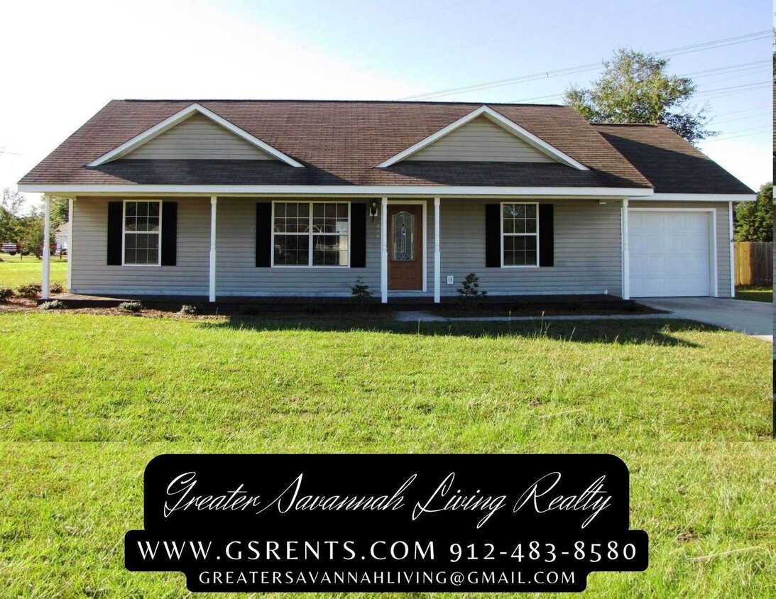 Primary Photo - 3 bedroom 2 bath home on large corner lot