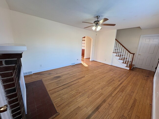 Photo - Beautiful house near Univeristy of Lynchburg! Four bedrooms, two bath!