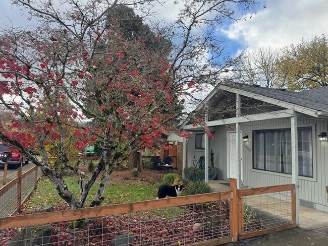 Foto del edificio - 3989 Josh St