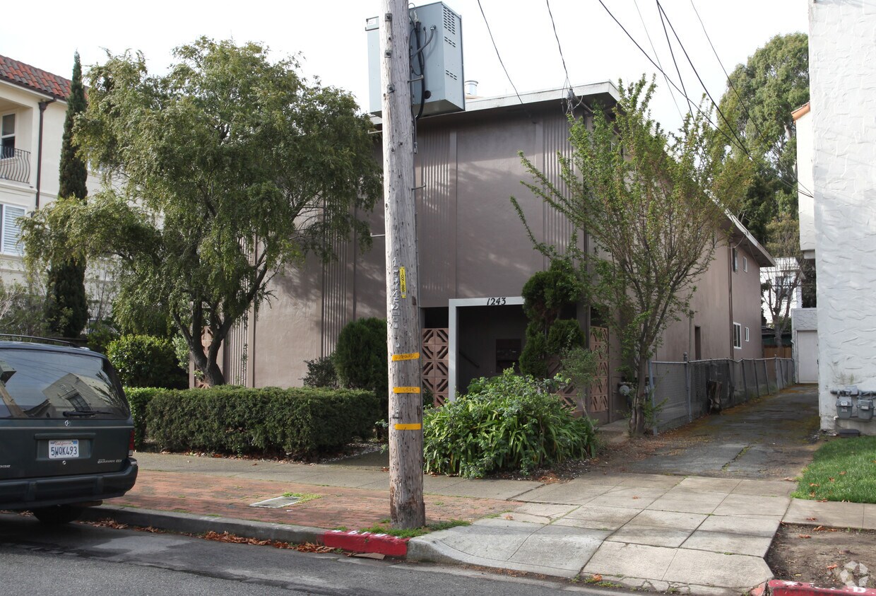 Foto del edificio - 1243 Capuchino Ave