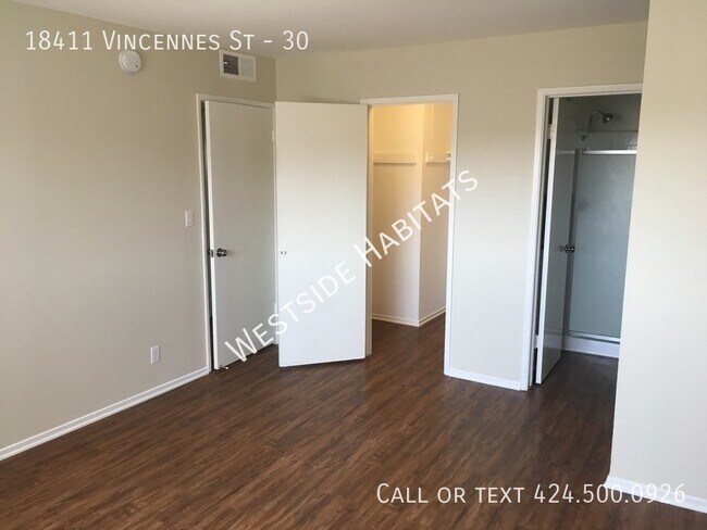 Foto del edificio - 18411 Vincennes - Gorgeous, fully renovate...