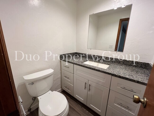 Foto del edificio - 310 N Adams St