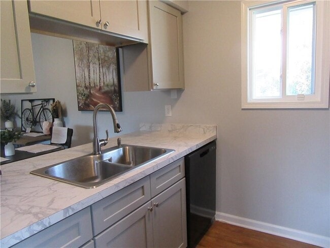 Building Photo - 524 Eastbrooke Ln
