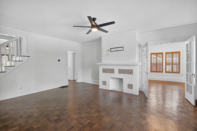 Foto del edificio - 1448 N Highland Ave NE