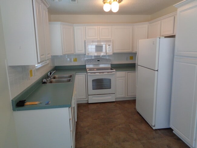 Building Photo - 602 Heidman