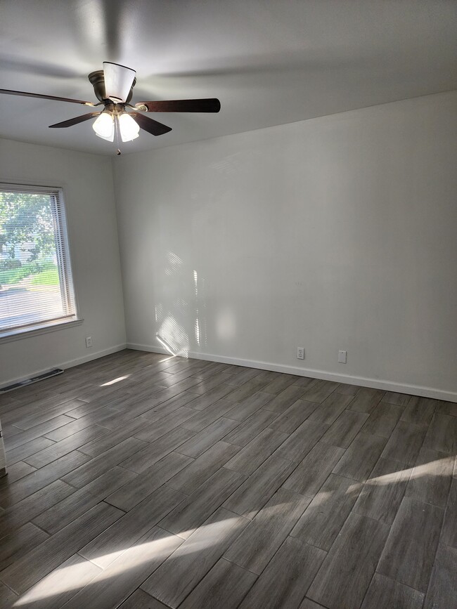 Building Photo - 4958 Edmondson Pike