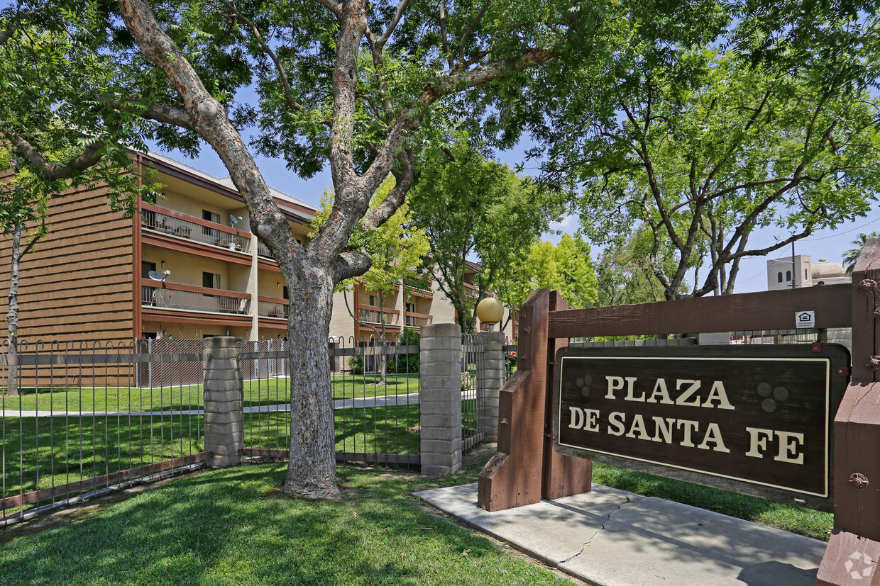 Primary Photo - Santa Fe Plaza