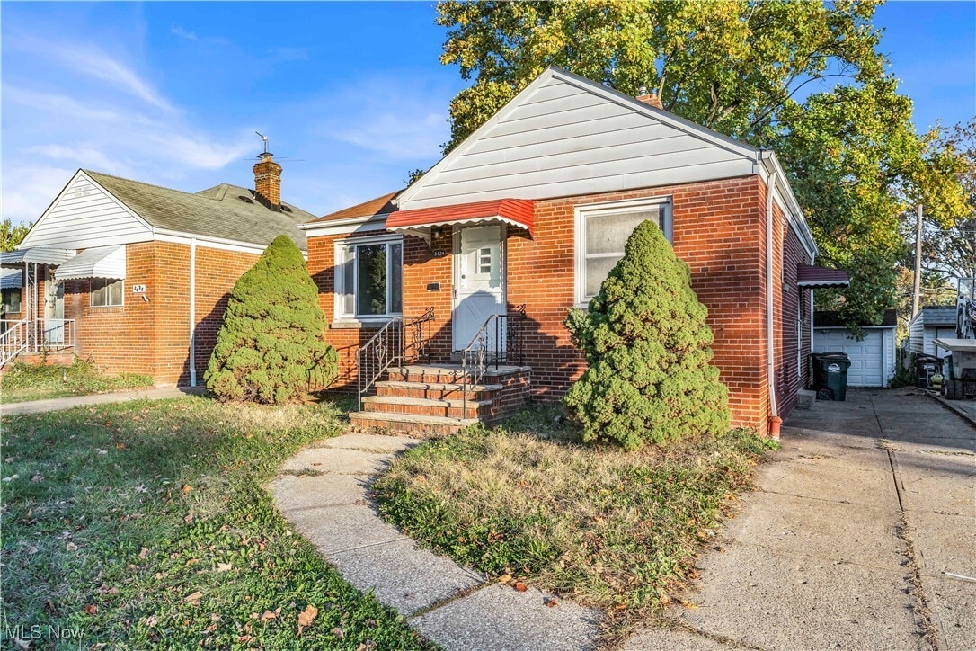 3424 Fortune Ave Parma, OH 44134 – photo 2