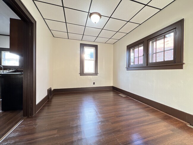 Foto del edificio - 320 E 26th St