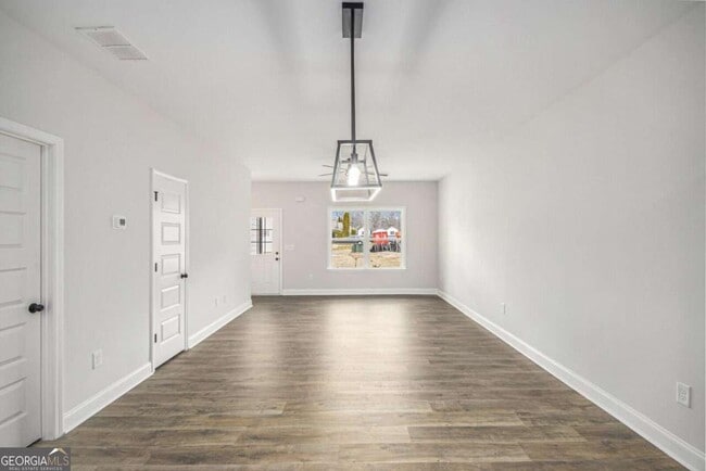 Building Photo - 124 Crestpoint Rd