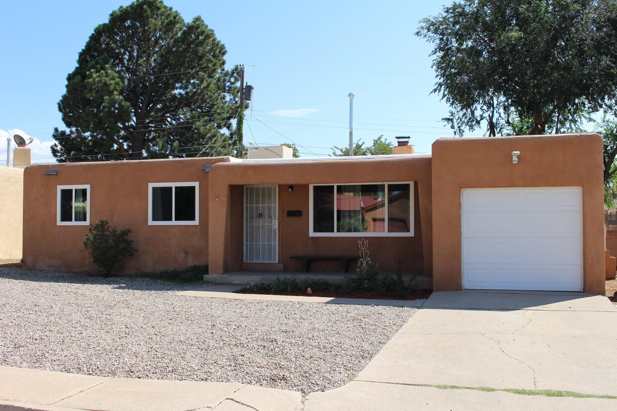 9520 Apache Ave NE, Albuquerque, NM 87112 House Rental in Albuquerque