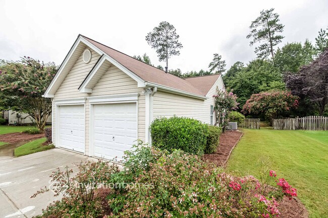 Foto del edificio - 428 Crested View Dr