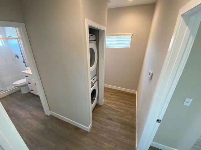 Foto del edificio - 4BD/2BA with designated yard space!