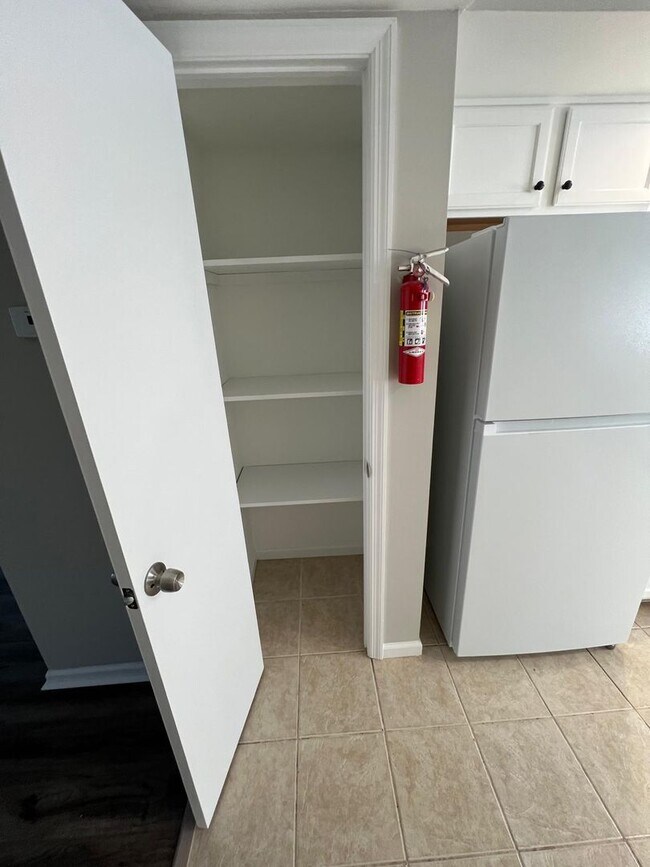 Foto del edificio - New 2 BR First Floor Condo in Wernersville, PA Available in June
